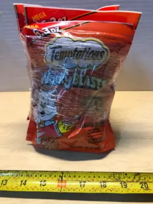 4 bags 6.3oz temptations wacky blasts cat treats exp:5/27