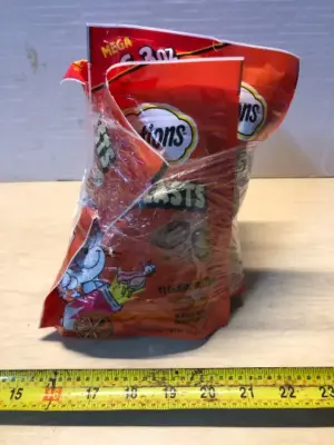 4 bags 6.3oz each temptations wacky blast cat treats exp:5/27