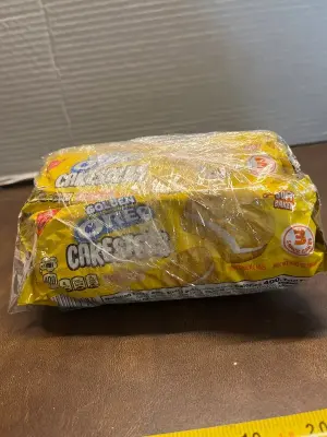 bundle of oreo cakesters