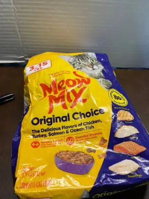 meow mix 3.15lb exp july/26