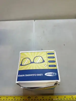 300 lens cleaning wipes