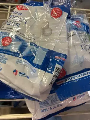 4 bag of para moth balls