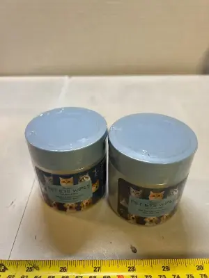 2 pet eye wipes