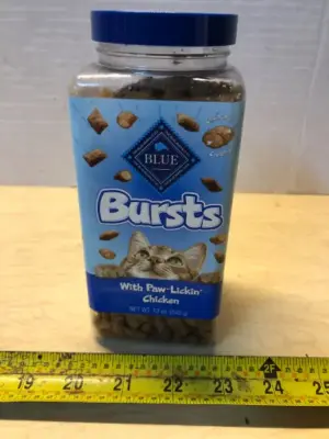 12oz blue buffalo bursts cat treats exp:6/12/26