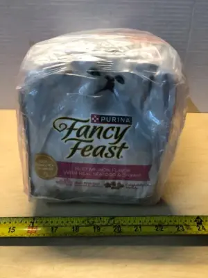 4 bags 48oz fancy feast cat food exp:2/27