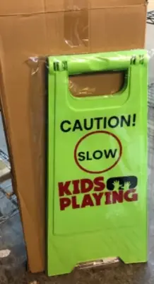 2pc caution kids playing signs