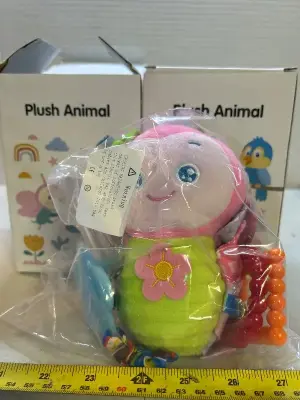2 plush baby rattle toys