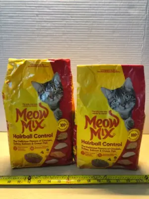 2 bags 3.15lbs meow mix cat food exp:6/2/27