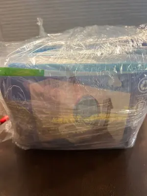 bundle of toilet seat covers