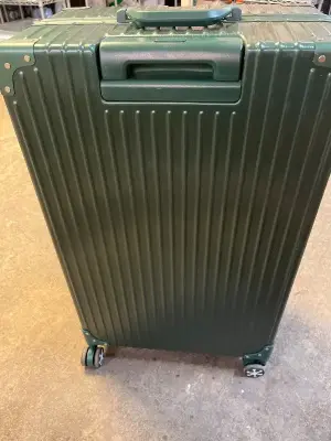 suit case (top latch broken)