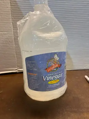 white distilled vinegar