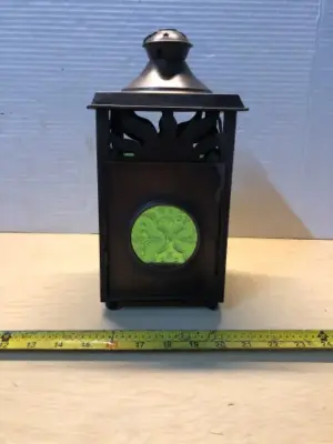 Lantern candle holder
