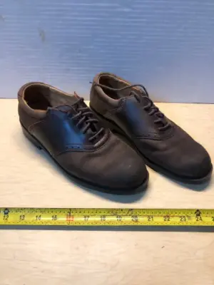 Men’s leather shoes size 11M