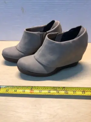 Dr scholls size 8.5 ankle boots