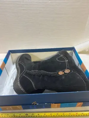 Bare traps 7 1/2 womens boots