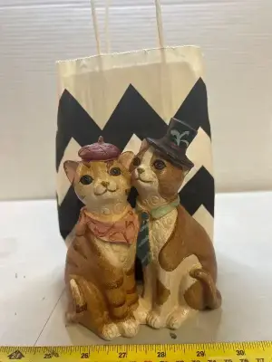 cat couple decor