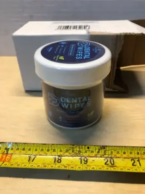 2 tubs dental wipes