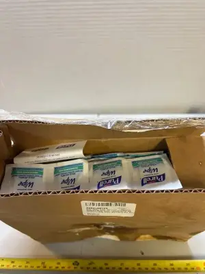 lot of single use purell wipes