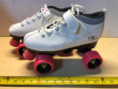GTX 500 size 6 roller skates