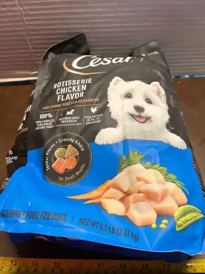 cesar dog food exp 04/26