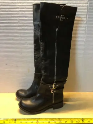 Zigisoho black long boots size 7