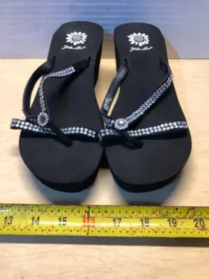 Yellow box size 8 flip flop