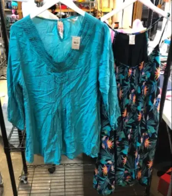 Teal shirt size large dress size XL (16-18)