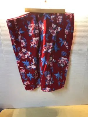 Red camel men’s size 34 shorts