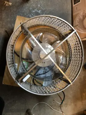 Ceiling fan light fixture
