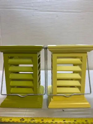 2 candle holders