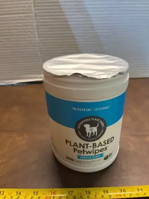plant -based pet wipes