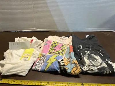 XL tank top , 2ct M tshirts