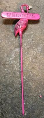 Metal welcome pink flamingo garden stake