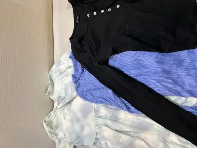 youth M/L clothing bundle 3 piece