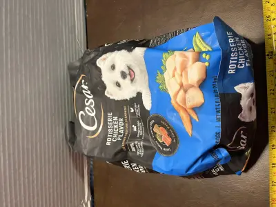 2ct cesar dog food exp 04/26