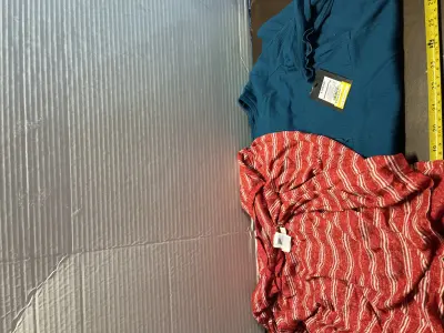 XS, L tshirts