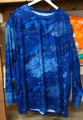 Real tree size 3XL shirt