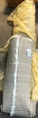 7’x10’ ivory shag area rug