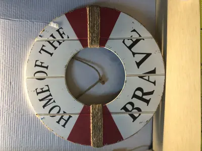 Wooden life float decor