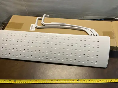 2ct retractable windshield wind guide