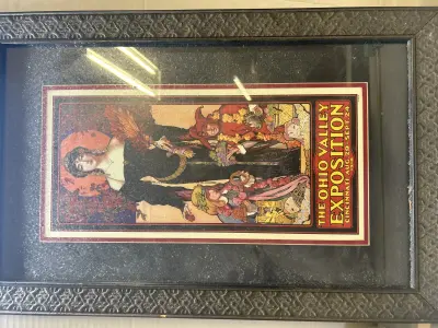 Wall decor, busted frame needs cleaned