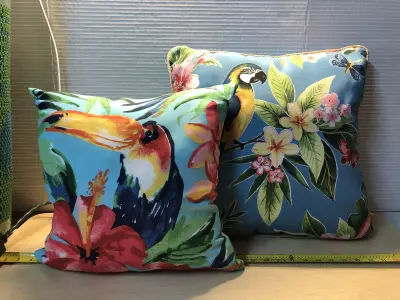 2pc bird throw pillow