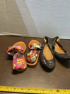2ct slip on shoes (unknown size)