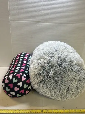 2 cylinder, throw pillows