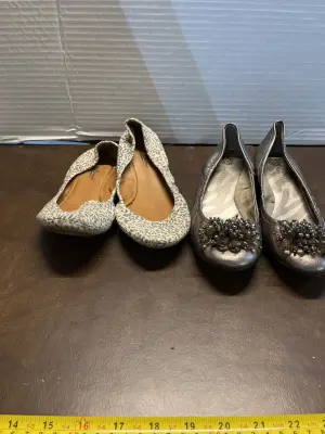 2ct slip on shoes (unknown size)