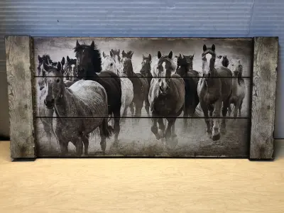 Wooden horse decor