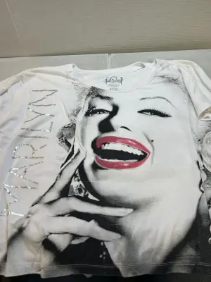 2 xl marilyn monroe shirts