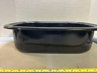 turkey dish no lid needs cleaned