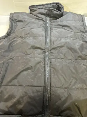 Open trails men’s extra large vest needs washed