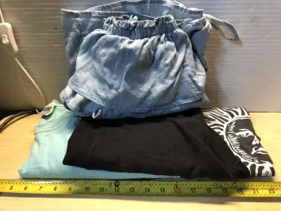 Size XL shirt, size large long sleeve shirt, size large tshirt, size large leggings